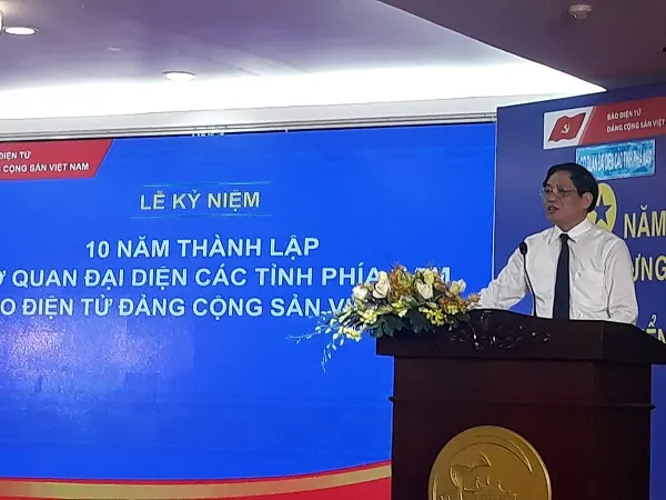 Tổng Biên tập Báo Điện tử Đảng Cộng sản Việt Nam phát biểu. 