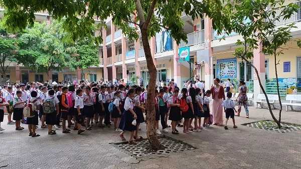 Học sinh tiểu học tại TPHCM voh.com.vn