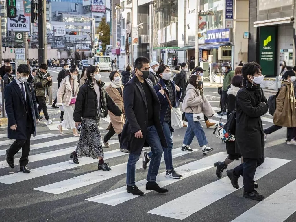 Nhật Bản trước nguy cơ suy thoái kép khi số ca nhiễm lần đầu tăng vọt lên mức kỷ lục