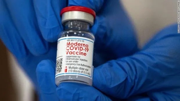 Vaccine phòng bệnh viêm đường hô hấp cấp COVID-19 của hãng dược dược phẩm Moderna. Ảnh: CNN 