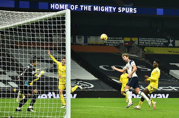 Kết quả Ngoại hạng Anh 14/1: Tottenham lỡ cơ hội vào Top 4 - Man City thắng trận thứ 7 liên tiếp