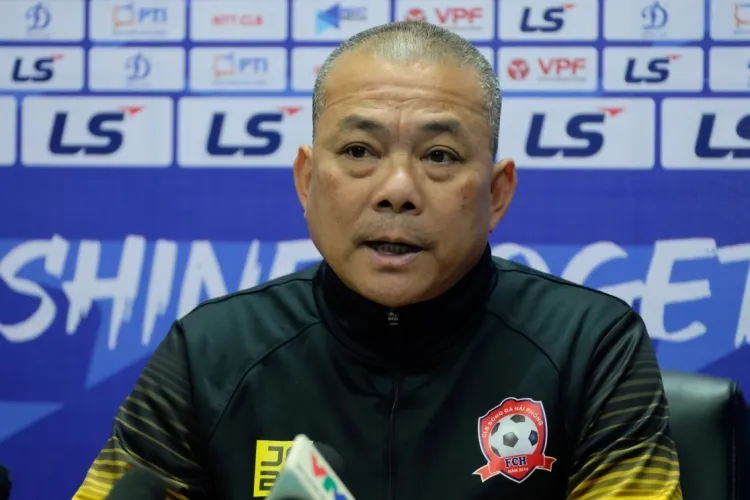 HLV Hải Phòng chỉ ra điều không hài lòng sau trận thắng Nam Định 1