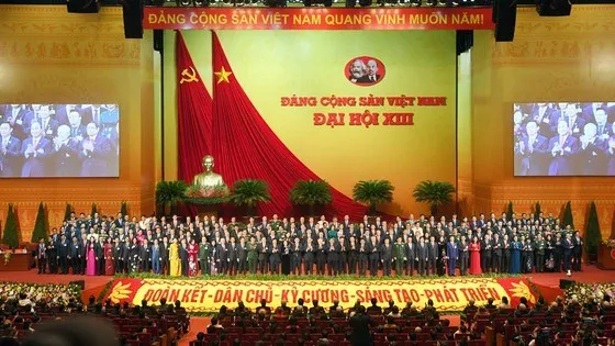 Ban Chấp hành Trung ương khóa XIII ra mắt Đại hội. 