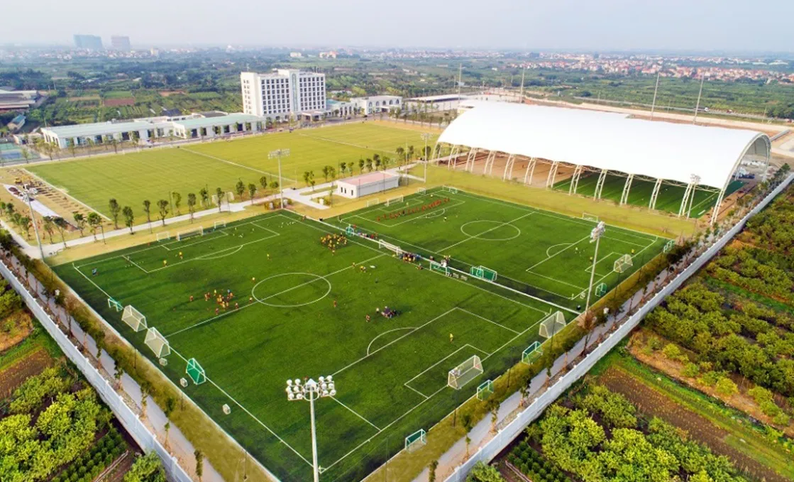 Vingroup bất ngờ chuyển giao trung tâm bóng đá PVF cho tập đoàn Văn Lang