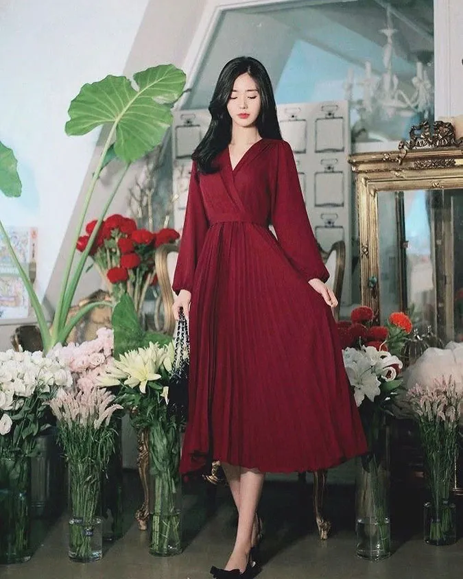 10 mẫu váy đỏ xinh sang hết ý và đáng sắm nhất dịp Tết này 24