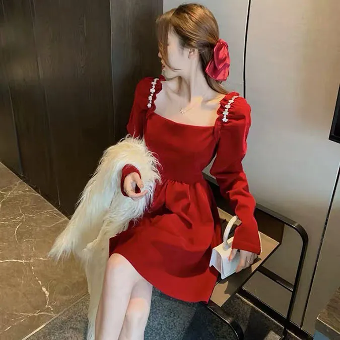 10 mẫu váy đỏ xinh sang hết ý và đáng sắm nhất dịp Tết này 45