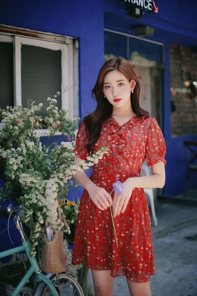 10 mẫu váy đỏ xinh sang hết ý và đáng sắm nhất dịp Tết này 48