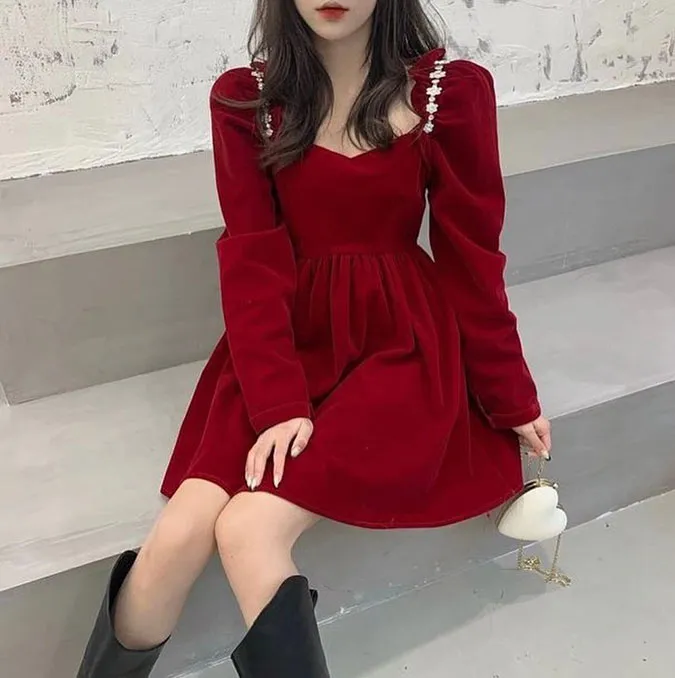 10 mẫu váy đỏ xinh sang hết ý và đáng sắm nhất dịp Tết này 56