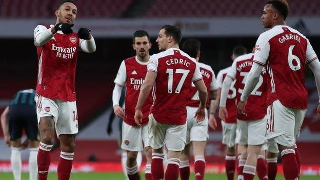 Arsenal ngắt mạch 3 trận không thắng - MU “hụt hơi” trong cuộc đua đến ngôi vô địch
