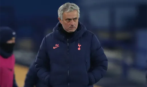 HLV Mourinho đứng trước nguy cơ bị Tottenham sa thải