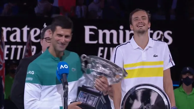 Giải Úc mở rộng 2021: Thắng nhanh Daniil Medvedev, Novak Djokovic lần thứ 9 lên ngôi vô địch