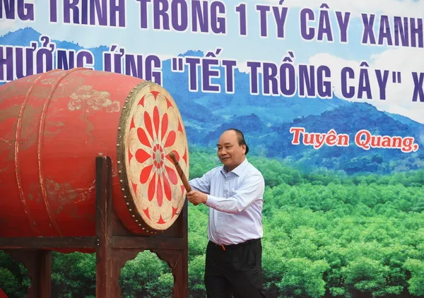 Thủ tướng Nguyễn Xuân Phúc dự Lễ phát động Chương trình trồng 1 tỷ cây xanh tại Tuyên Quang 2