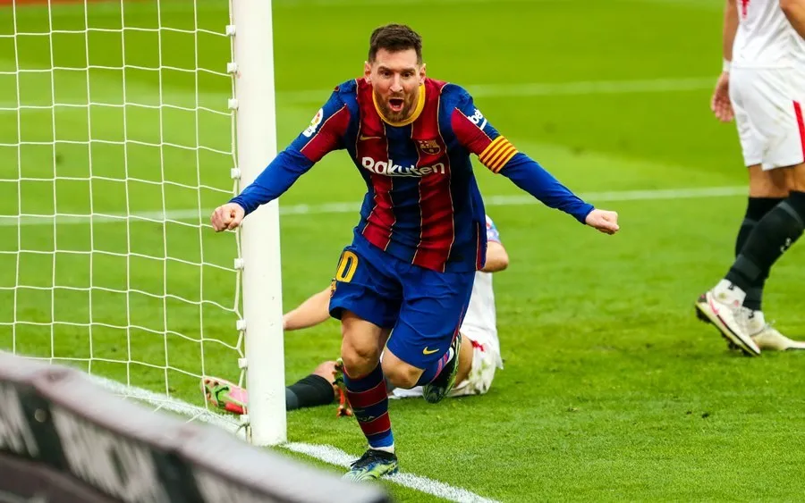 Messi ăn mừng bàn thắng vào lưới Sevilla 