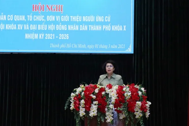 Bà Tô Thị Bích Châu – Chủ tịch Ủy ban MTTQ Việt Nam TPHCM Phát biểu chỉ đạo tại hội nghị