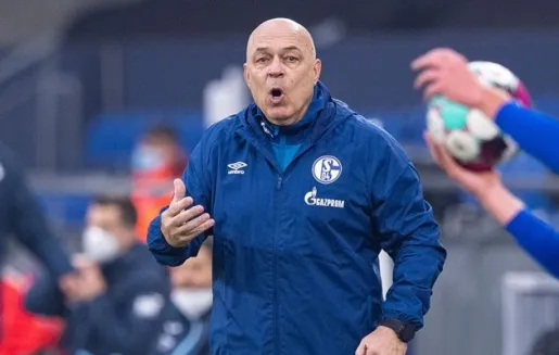 HLV Christian Gross bị Schalke sa thải