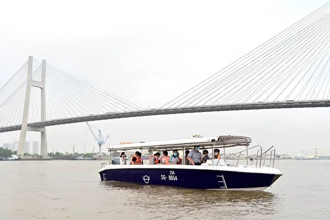 Độc đáo tour trải nghiệm biệt thự mẫu đô thị đảo Phượng Hoàng - Aqua City bằng đường sông 5