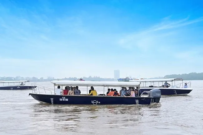 Độc đáo tour trải nghiệm biệt thự mẫu đô thị đảo Phượng Hoàng - Aqua City bằng đường sông 6