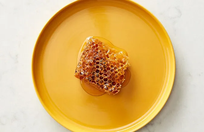 Bí quyết làm đẹp bằng mật ong toàn diện từ trong ra ngoài 5