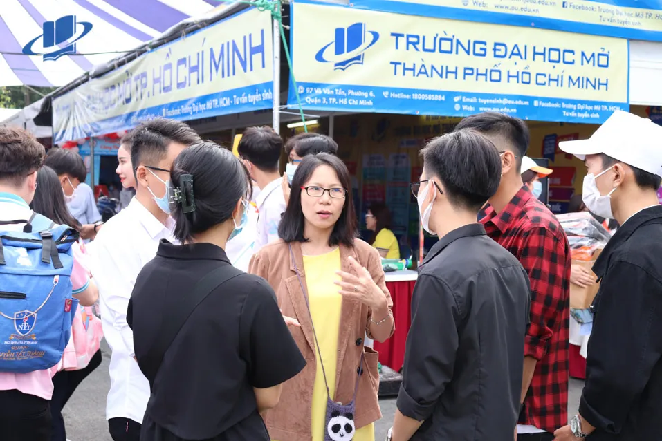 tư vấn tuyển sinh, đại học mở tphcm