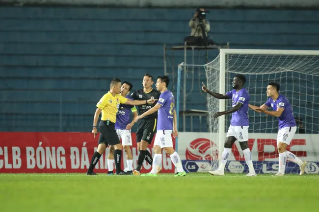 Hà Nội FC giành chiến thắng đầu tiên tại V-League 2021 2