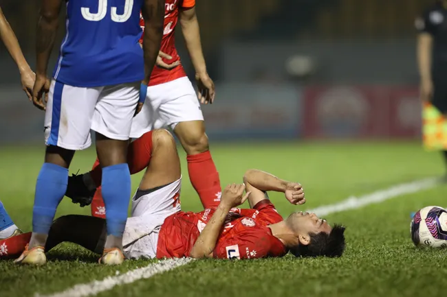 Lee Nguyễn buồn bã khi tịt ngòi trận thứ hai liên tiếp tại V-League 4