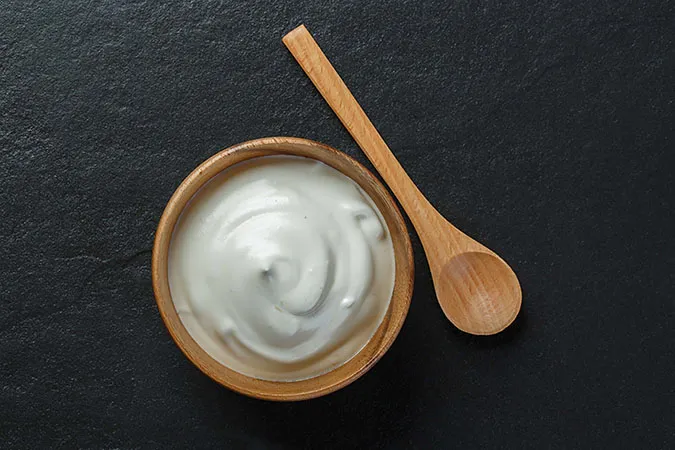 Cách trị mụn bằng sữa chua không đường giúp da luôn láng mịn 8