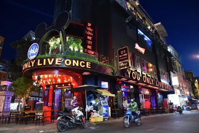 TPHCM: Các cơ sở kinh doanh vũ trường, quán bar, karaoke được phép hoạt động trở lại 1