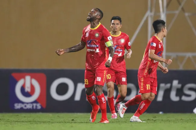 Hà Nội FC thắng trận thứ hai liên tiếp sau quãng nghỉ 8