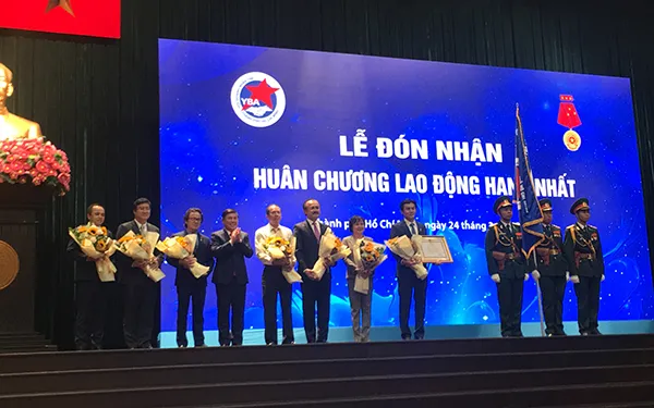 Hội Doanh Nhân Trẻ TP.HCM đón nhận Huân chương lao động hạng Nhất