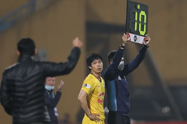 Vào sân từ ghế dự bị, Công Phượng ghi bàn đầu tiên ở V-League 2021 3