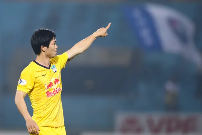 Vào sân từ ghế dự bị, Công Phượng ghi bàn đầu tiên ở V-League 2021 4