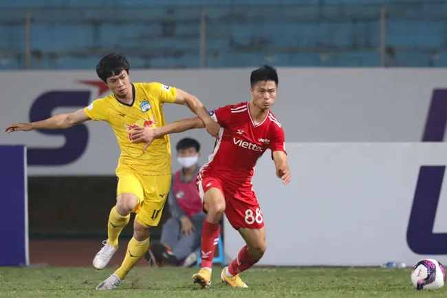 Vào sân từ ghế dự bị, Công Phượng ghi bàn đầu tiên ở V-League 2021 7