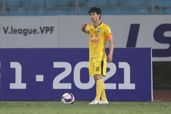 Vào sân từ ghế dự bị, Công Phượng ghi bàn đầu tiên ở V-League 2021 8