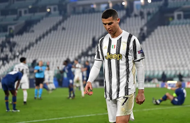 Cristiano Ronaldo bị chỉ trích ở Juventus
