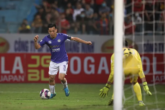 Hà Nội FC thoát thua nhờ bàn thắng ở phút 90 7