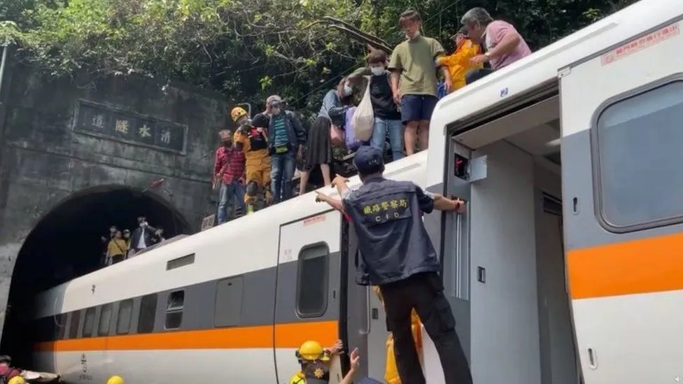 Tai nạn tàu hỏa thảm khốc ở Đài Loan, hàng chục người thiệt mạng