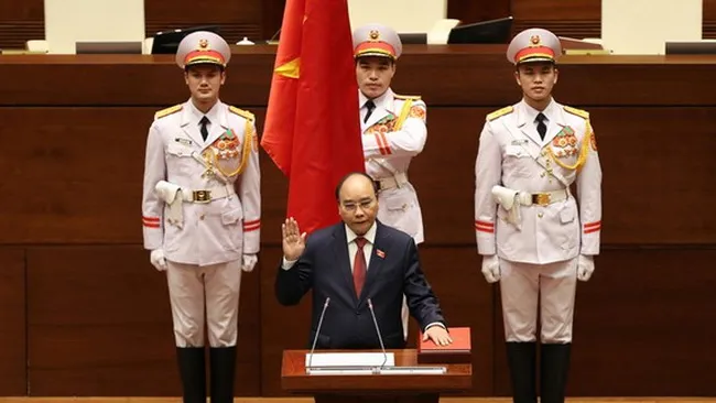 Tân Chủ tịch nước Nguyễn Xuân Phúc tuyên thệ 2