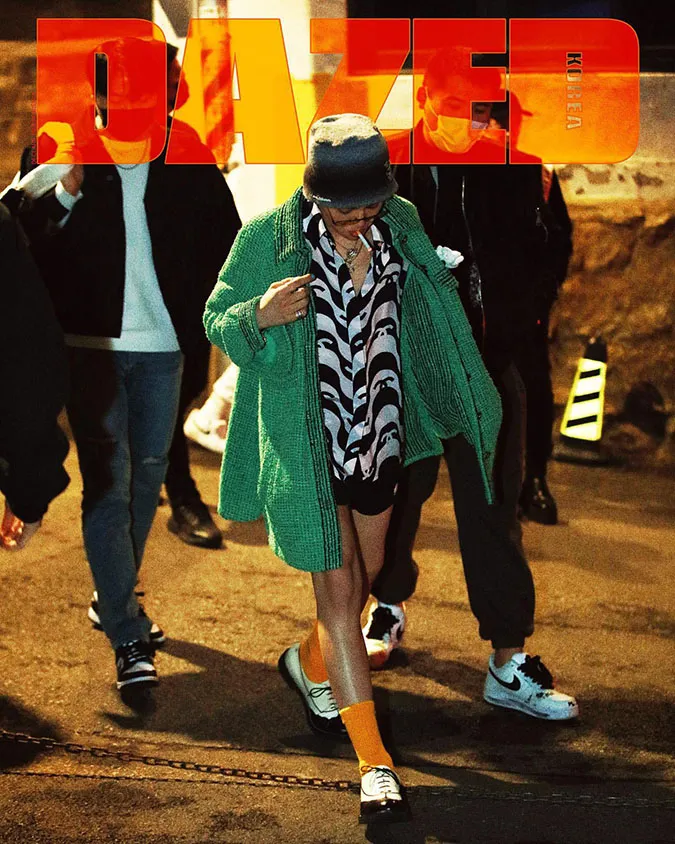 G-Dragon (BIGBANG) công khai diện đồ đôi với Jennie (BLACKPINK) lên tạp chí 4