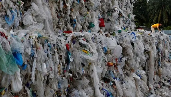 Malaysia, rác thải nhựa, ngày 8 tháng 4 năm 2021