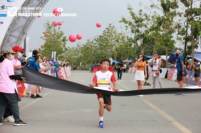 Hơn 500 vận động viên nhí tham gia tranh tài Giải Marathon lớn nhất Việt Nam 3