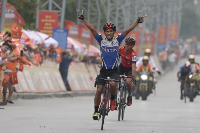 Chặng 6 Cúp Truyền hình TPHCM: Tay đua Phan Tuấn Vũ lần đầu tiên thắng chặng tại Thanh Hóa 1
