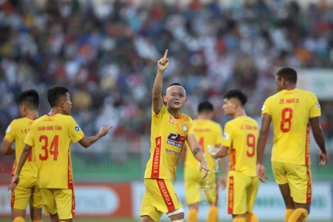 Vượt qua Bình Định, CLB Thanh Hóa lọt vào top đua vô địch 5