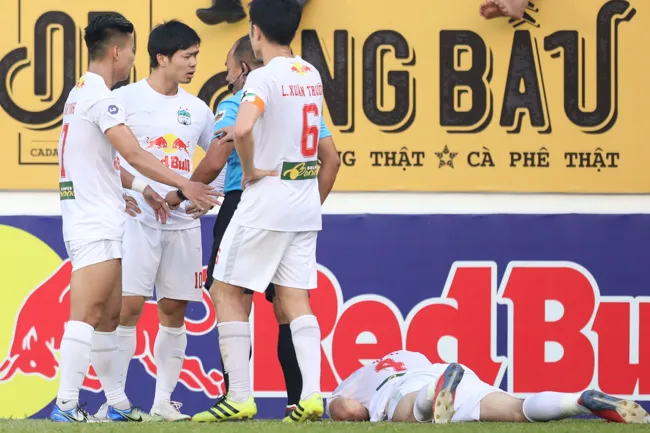 Vượt qua Hà Nội FC, HAGL xây chắc ngôi đầu tại V-League 2021 7