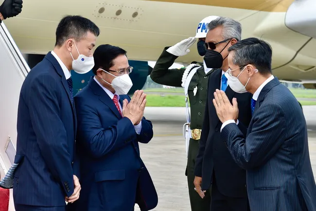 Thủ tướng Phạm Minh Chính tới Indonesia, bắt đầu chuyến công tác nước ngoài đầu tiên 2