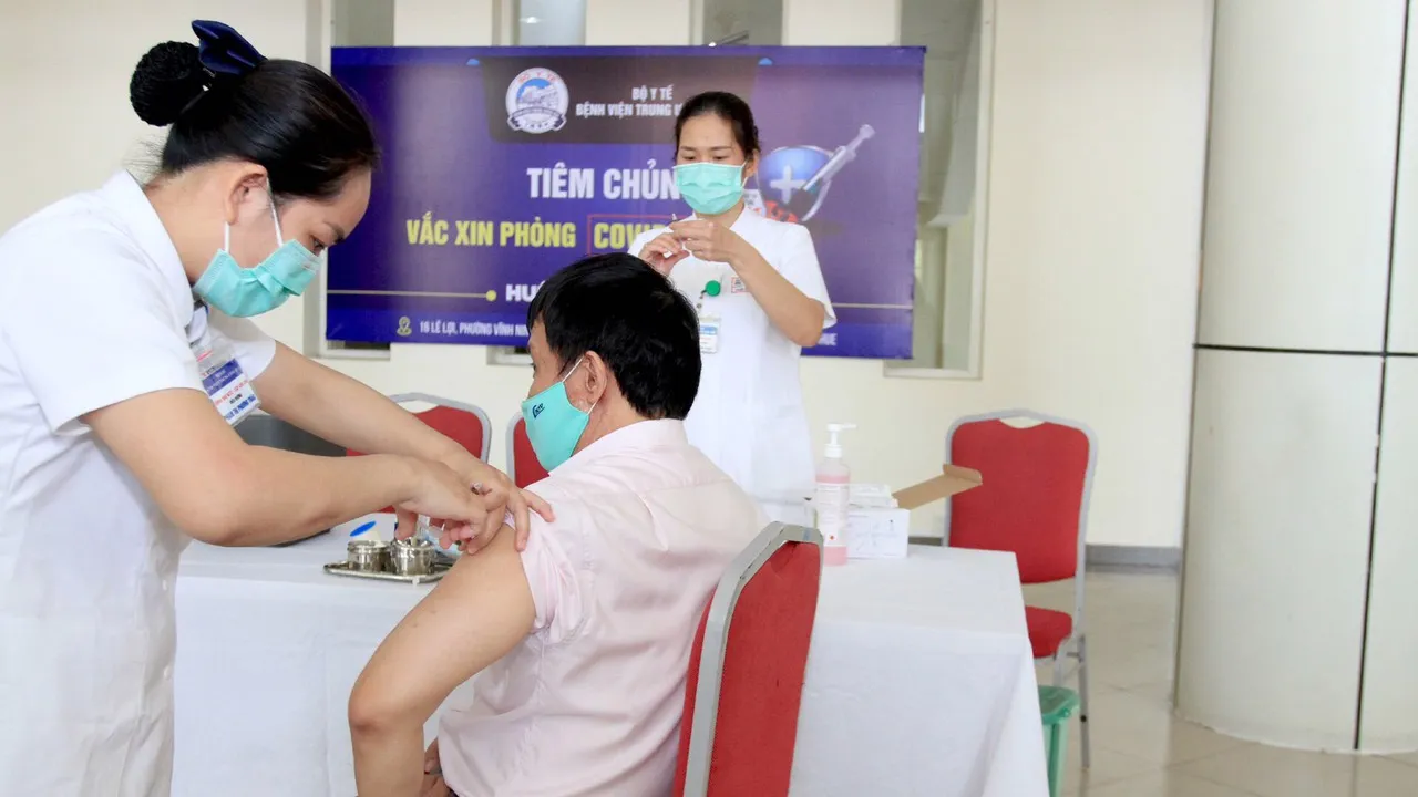 Sáng 25/4, gần 199.000 người Việt Nam đã tiêm vắc xin