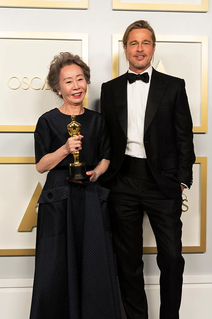Youn Yuh Jung trả lời khéo léo câu hỏi ‘Brad Pitt có mùi như thế nào’ tại Oscar 2021 6