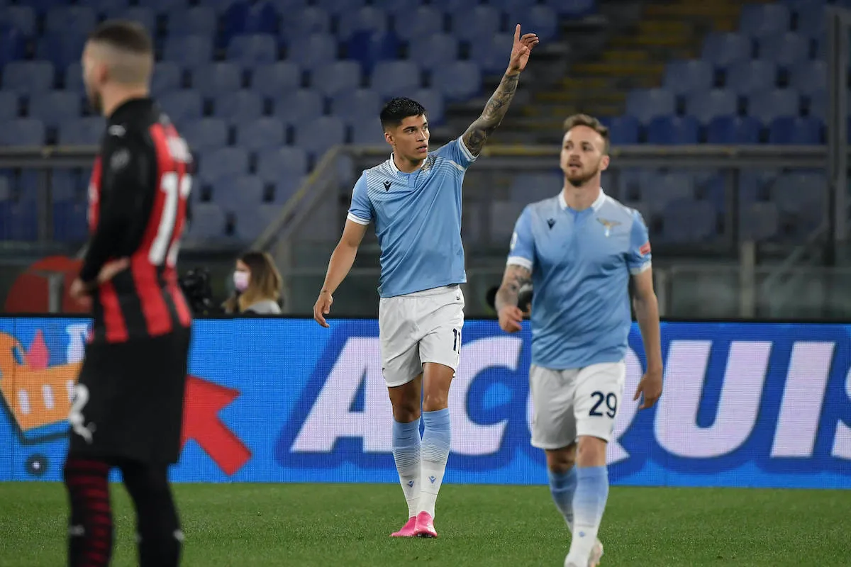 Thua thảm trước Lazio, Milan lỡ cơ hội đòi lại ngôi nhì bảng và thất thế trong cuộc đua vào top 4