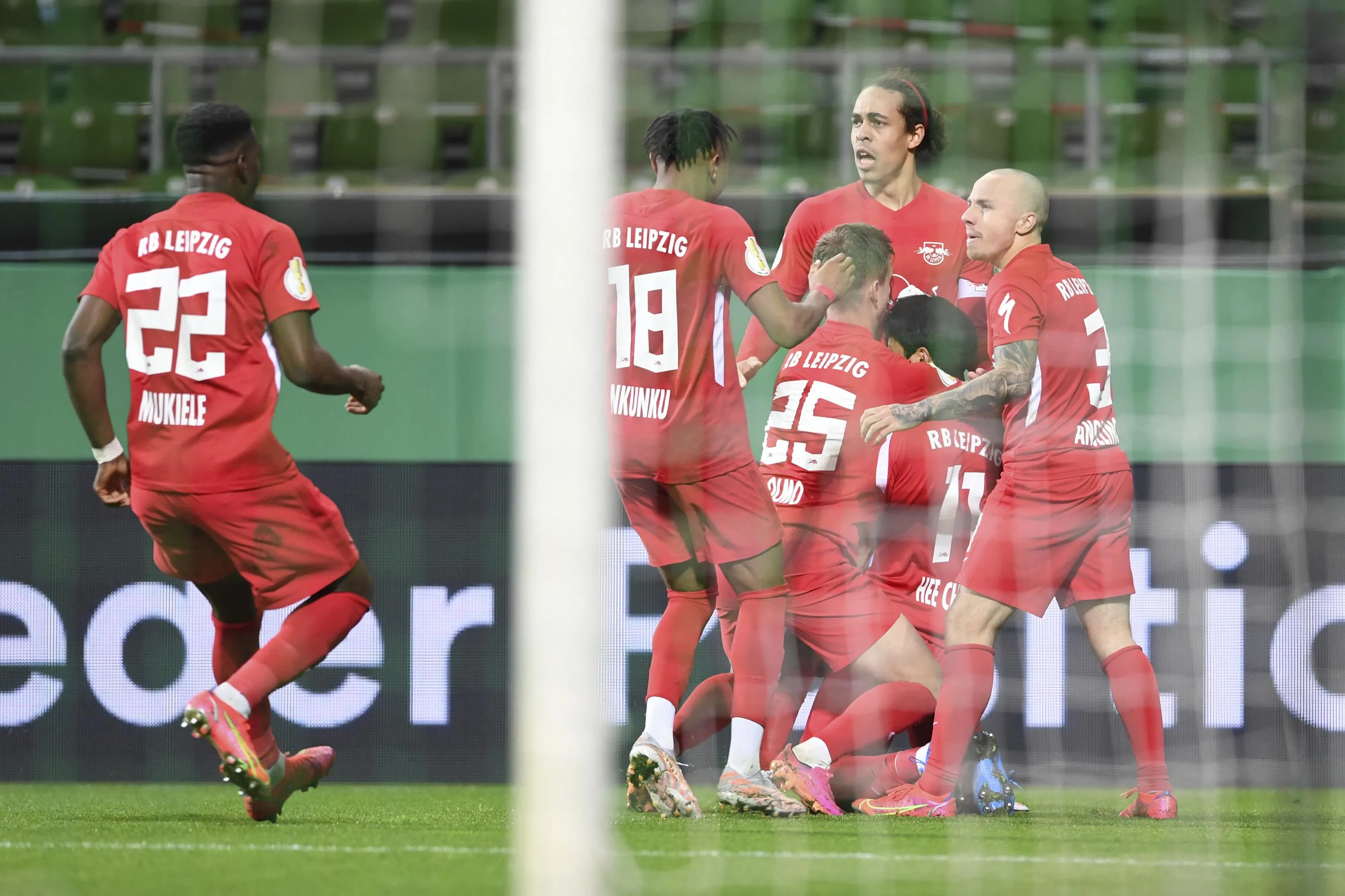 Leipzig nhọc nhằn giành vé vào chung kết Cup quốc gia Đức