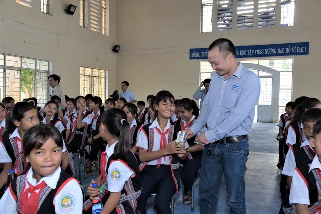 Quỹ sữa Vươn cao Việt Nam của Vinamilk khởi động năm 2021 với 31.000 ly sữa yêu thương từ cộng đồng 4