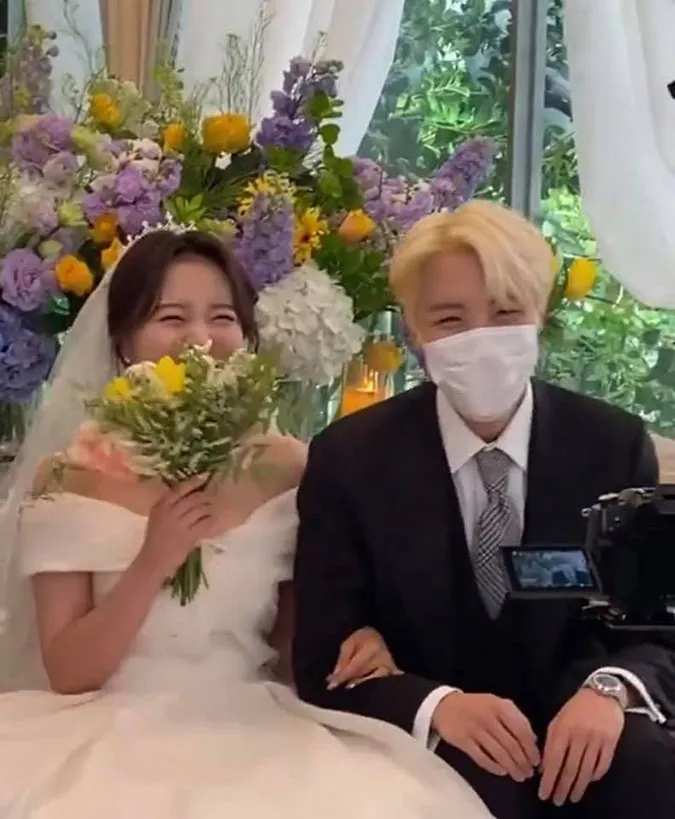 RM, Jin và V (BTS) diện vest bảnh bao đến dự đám cưới chị gái J-Hope 3